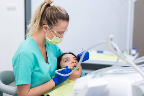 Best Emergency Tooth Extraction in Petersburg, IL